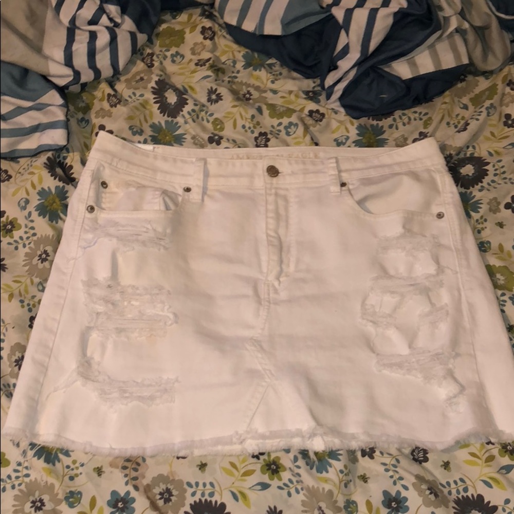 American Eagle White Distressed Skirt - Size 14